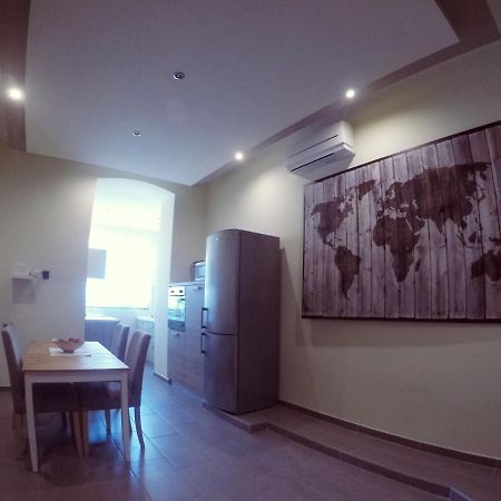 City Center Rooms Пула Екстериор снимка