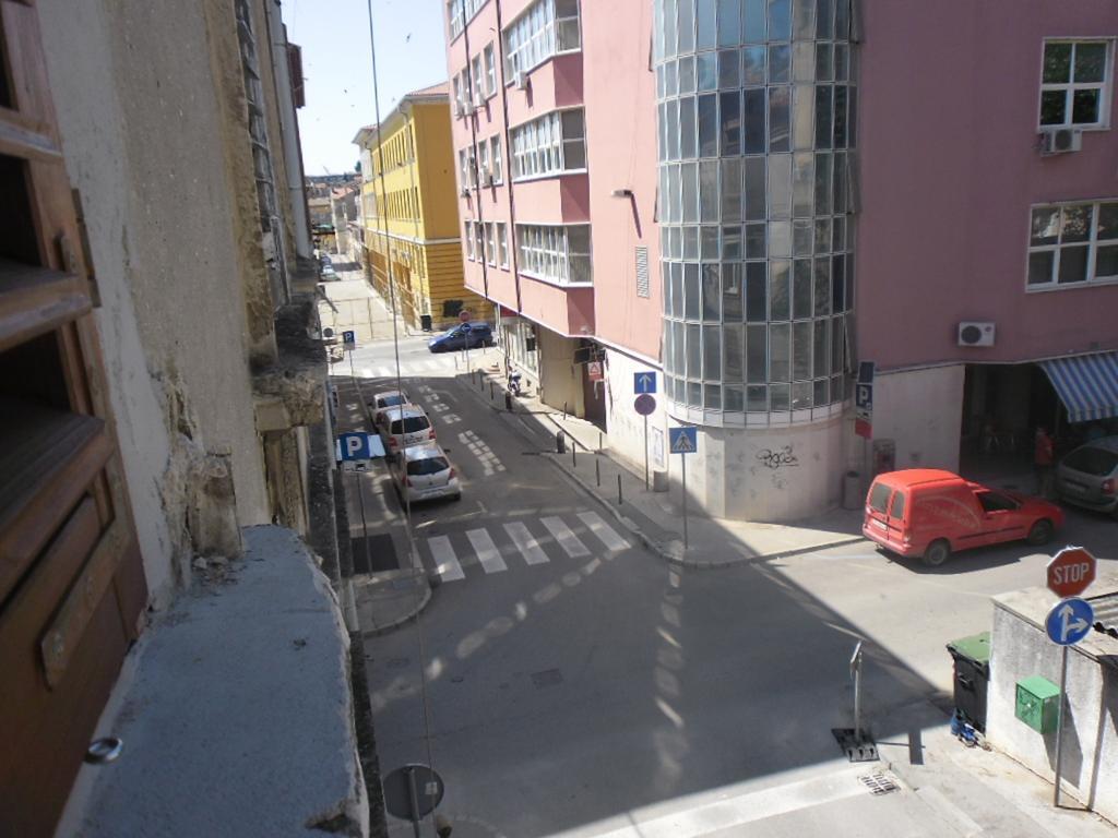 City Center Rooms Пула Екстериор снимка
