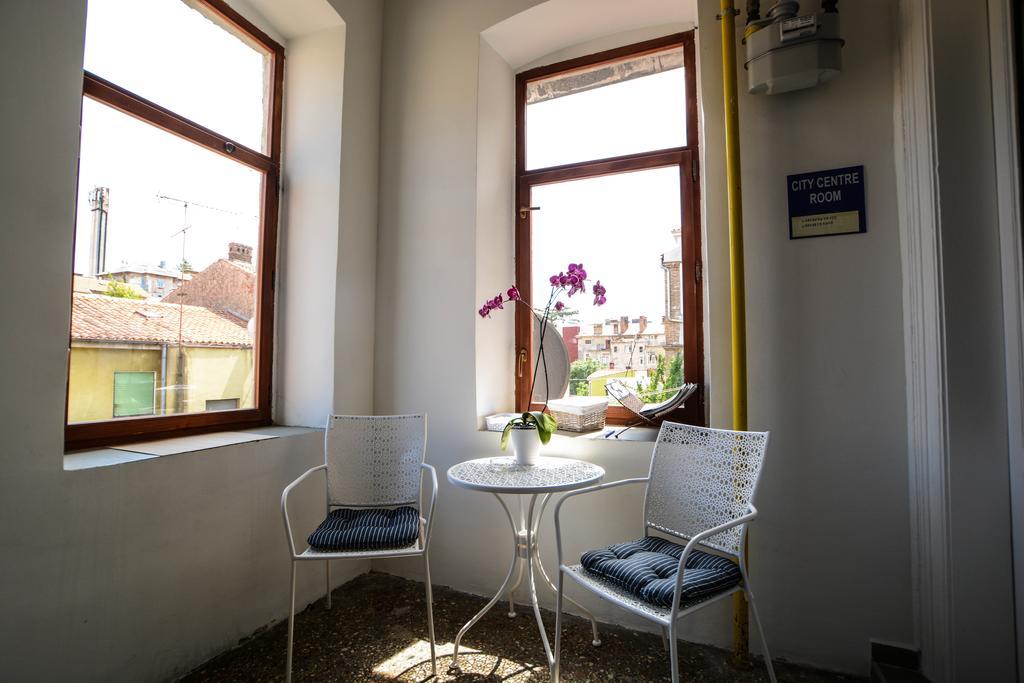 City Center Rooms Пула Екстериор снимка